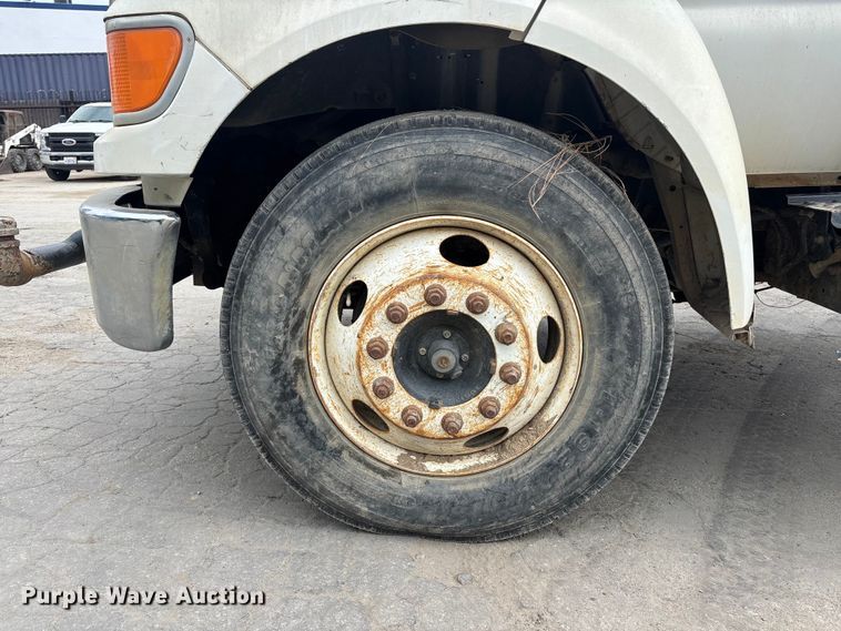 image for item ER7657 2005 Ford F650 Super Duty water truck