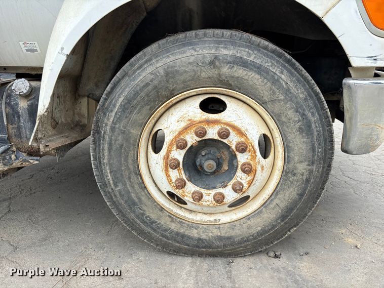 image for item ER7657 2005 Ford F650 Super Duty water truck