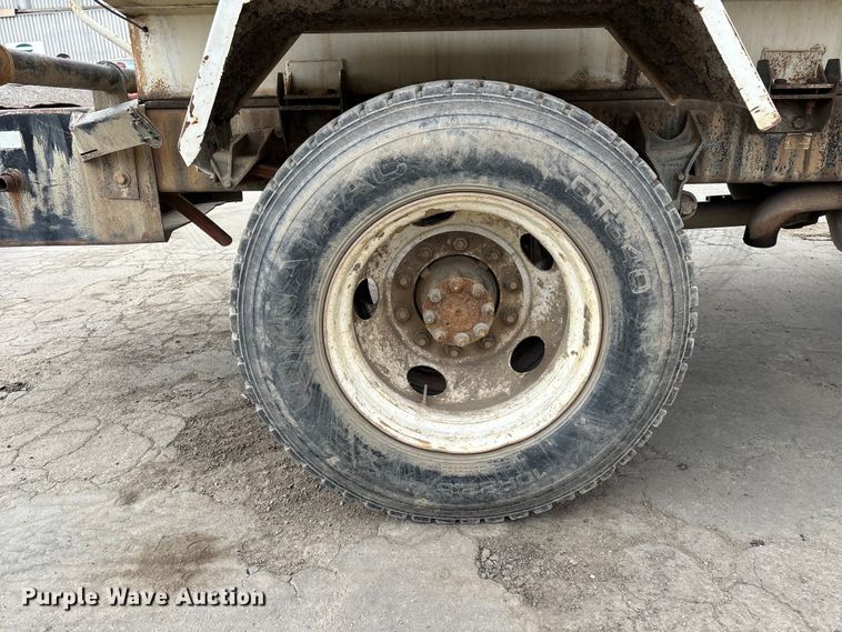 image for item ER7657 2005 Ford F650 Super Duty water truck