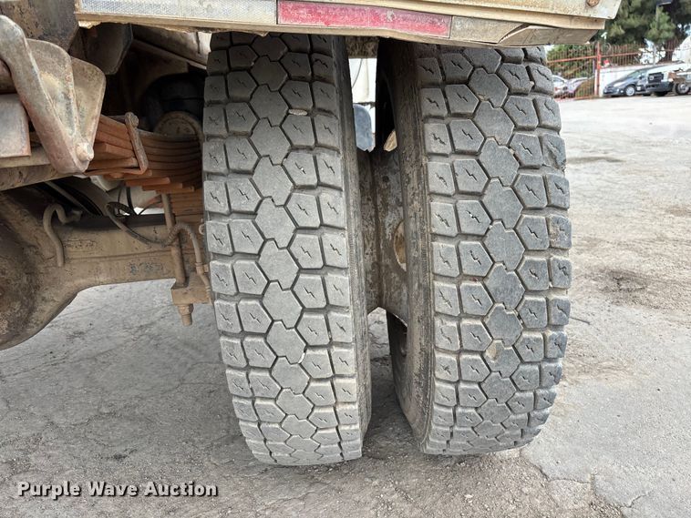 image for item ER7657 2005 Ford F650 Super Duty water truck