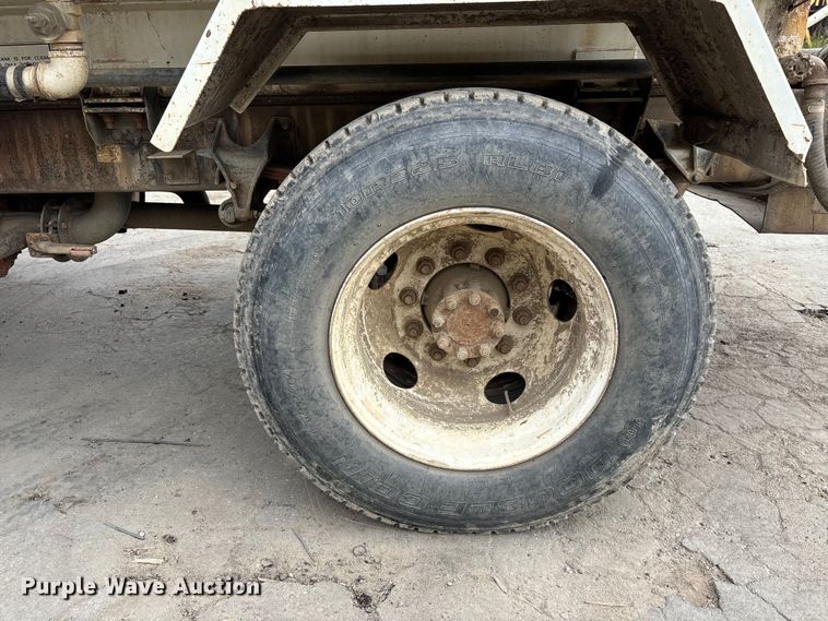 image for item ER7657 2005 Ford F650 Super Duty water truck