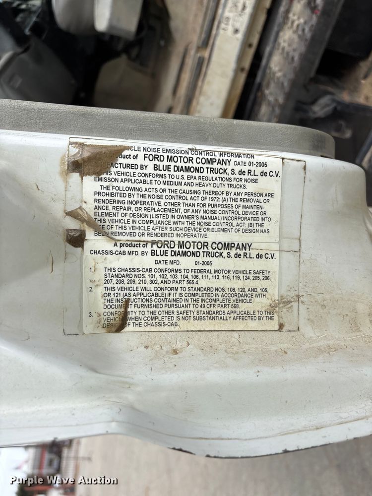 image for item ER7657 2005 Ford F650 Super Duty water truck