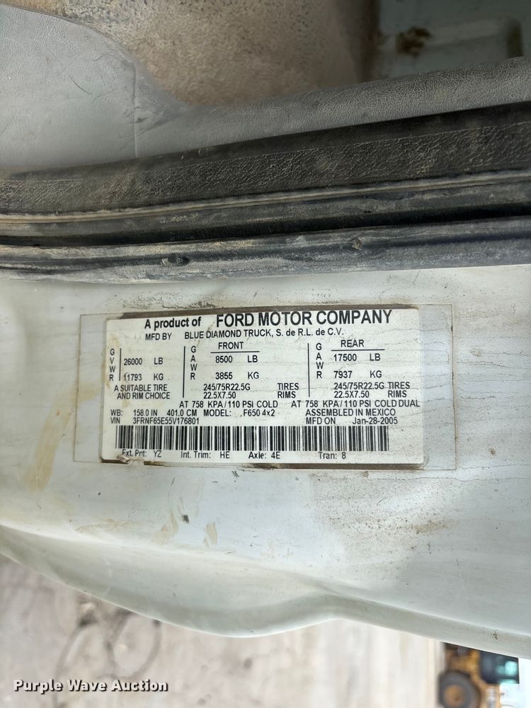 image for item ER7657 2005 Ford F650 Super Duty water truck