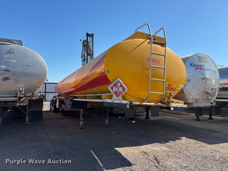 image for item ER7667 2016 MAC tank trailer