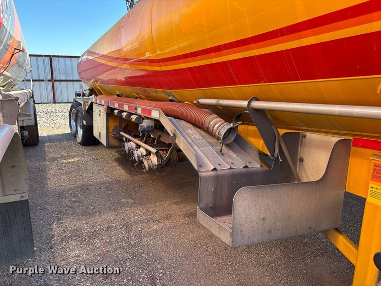 image for item ER7667 2016 MAC tank trailer