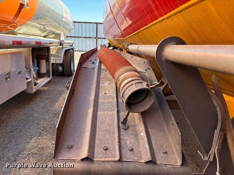 image for item ER7667 2016 MAC tank trailer