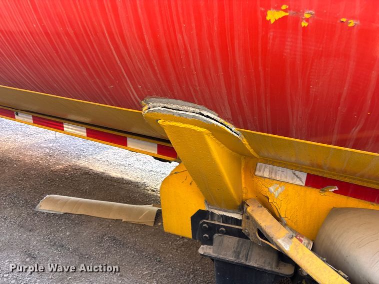 image for item ER7667 2016 MAC tank trailer