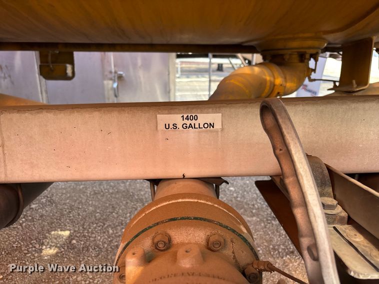 image for item ER7667 2016 MAC tank trailer