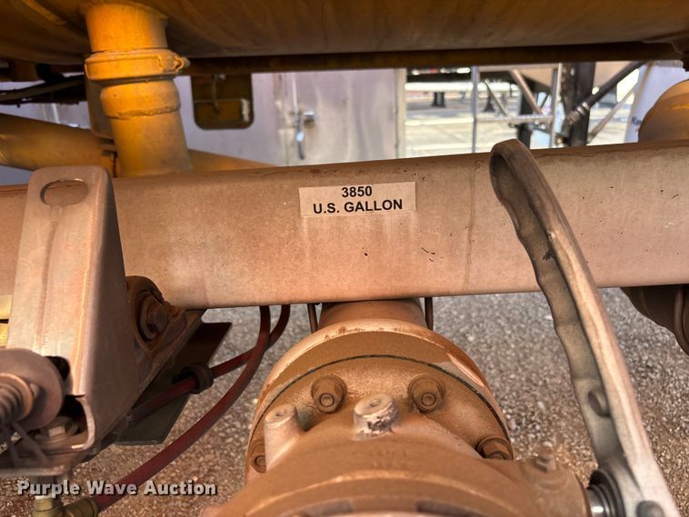 image for item ER7667 2016 MAC tank trailer