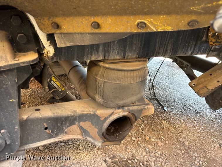 image for item ER7667 2016 MAC tank trailer