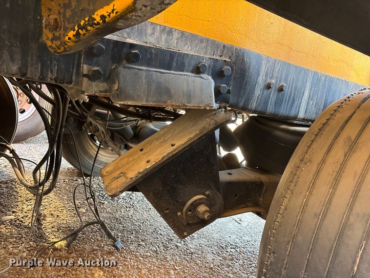 image for item ER7667 2016 MAC tank trailer