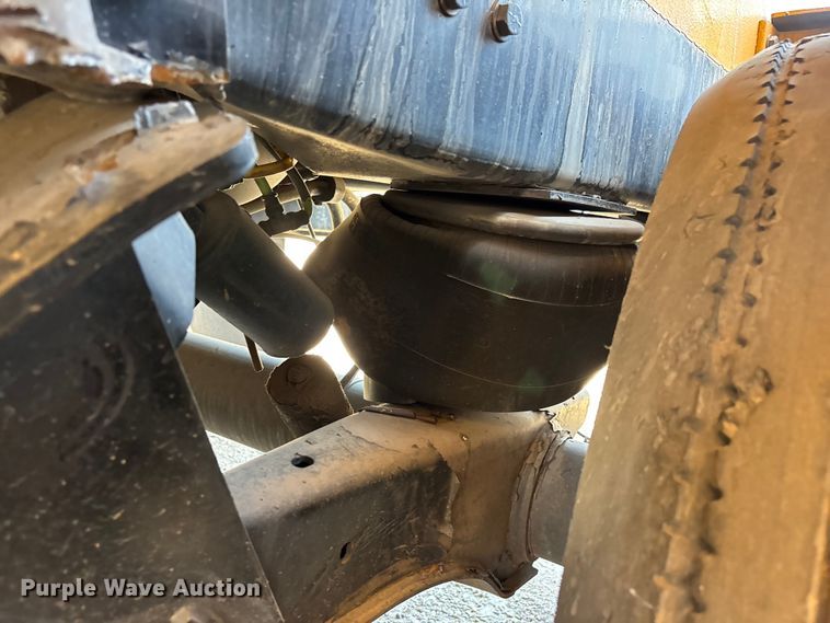 image for item ER7667 2016 MAC tank trailer