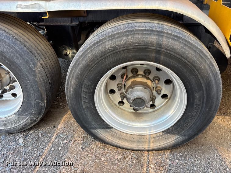 image for item ER7667 2016 MAC tank trailer
