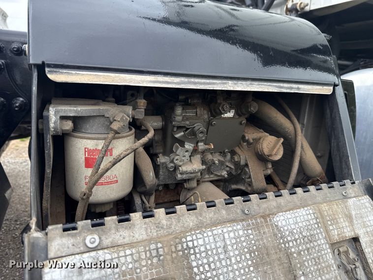image for item ES5958 2017 Freightliner Cascadia 125 semi truck