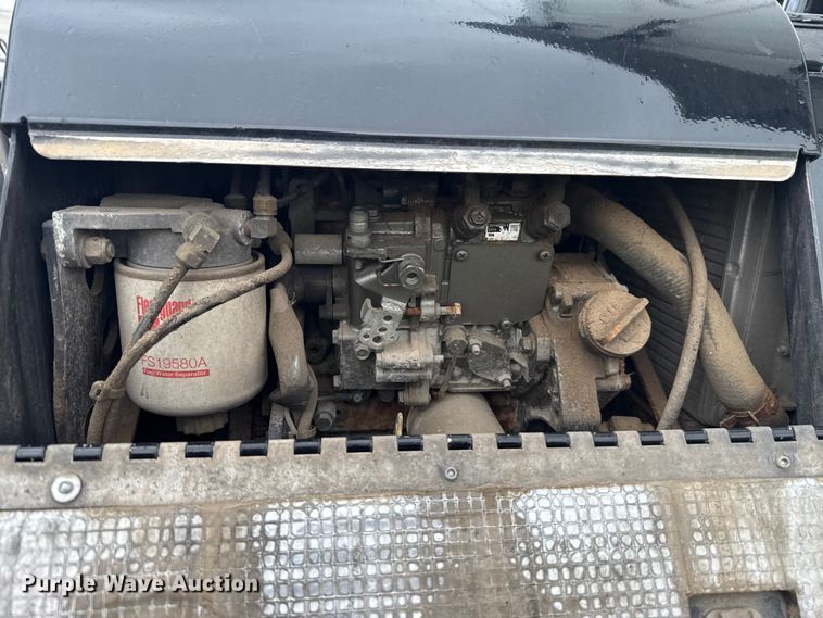 image for item ES5958 2017 Freightliner Cascadia 125 semi truck