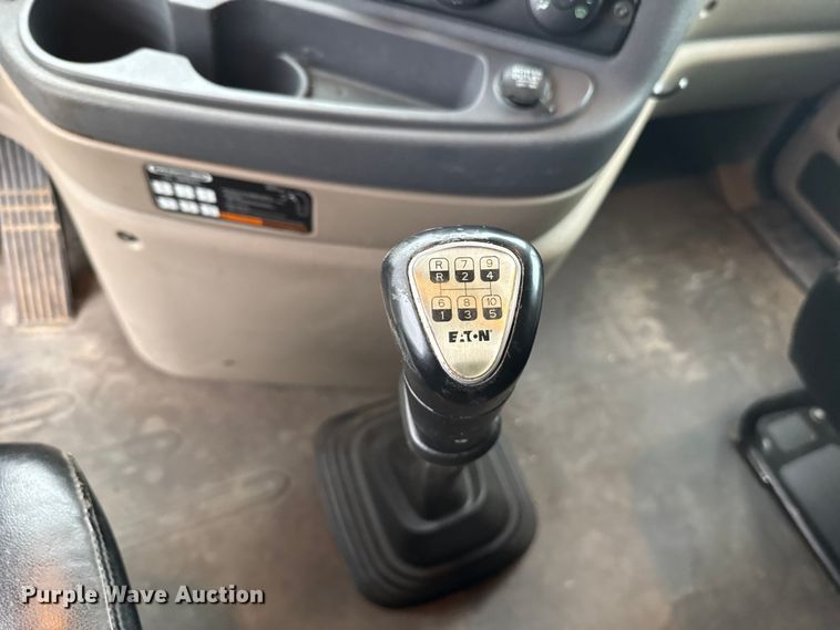 image for item ES5958 2017 Freightliner Cascadia 125 semi truck