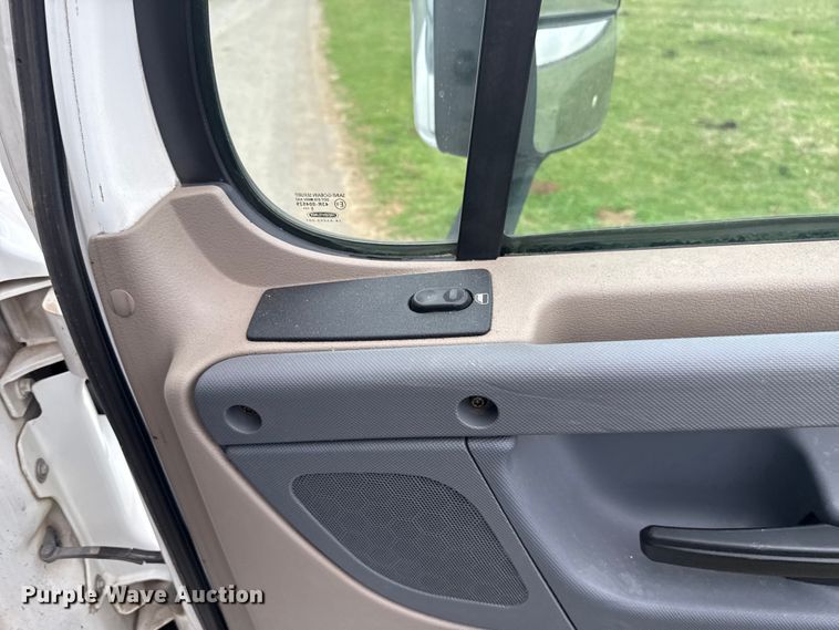 image for item ES5958 2017 Freightliner Cascadia 125 semi truck