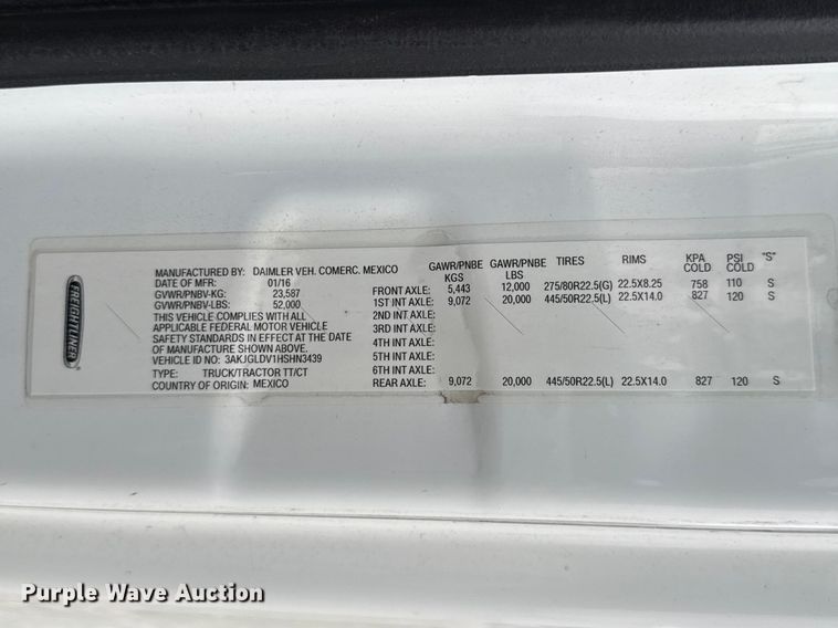 image for item ES5958 2017 Freightliner Cascadia 125 semi truck