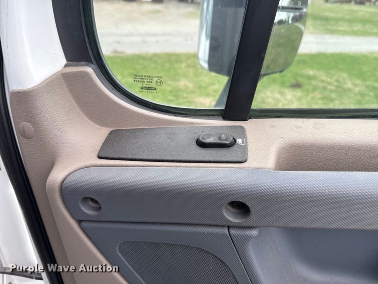 image for item ES5959 2017 Freightliner Cascadia 125  semi truck