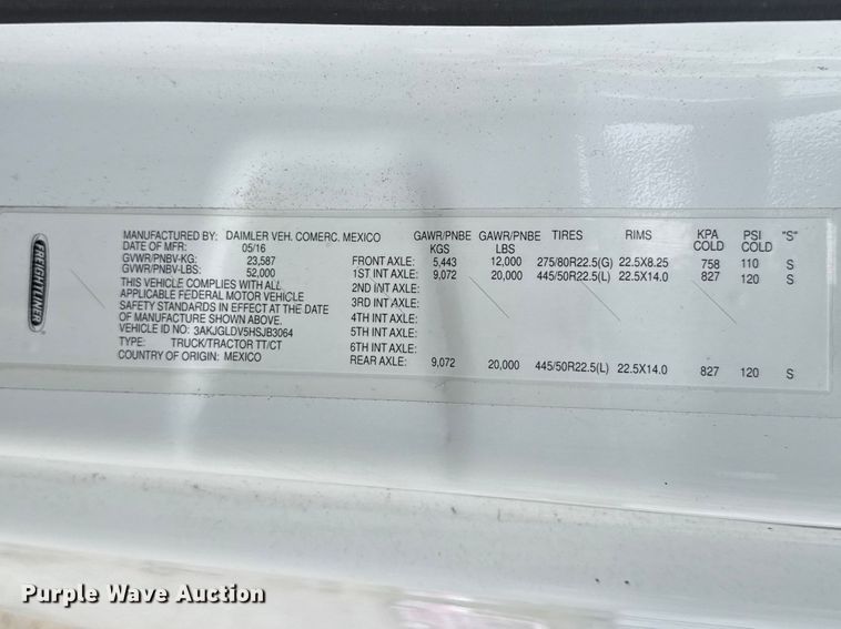 image for item ES5959 2017 Freightliner Cascadia 125  semi truck