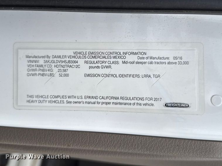 image for item ES5959 2017 Freightliner Cascadia 125  semi truck