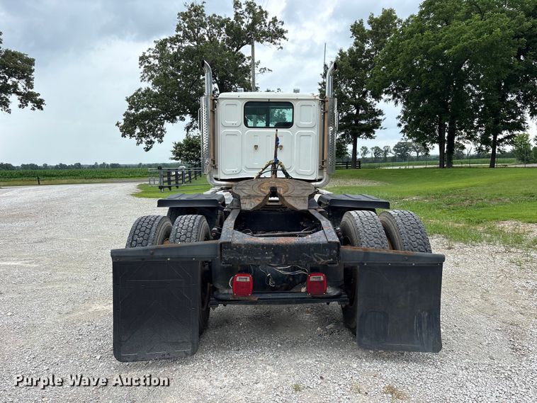 image for item ET2214 2014 Western Star 4900 semi truck