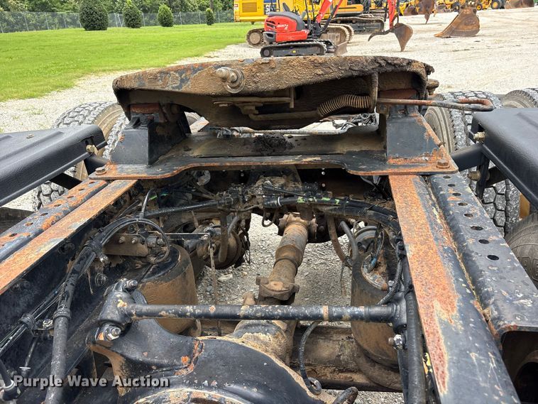image for item ET2214 2014 Western Star 4900 semi truck