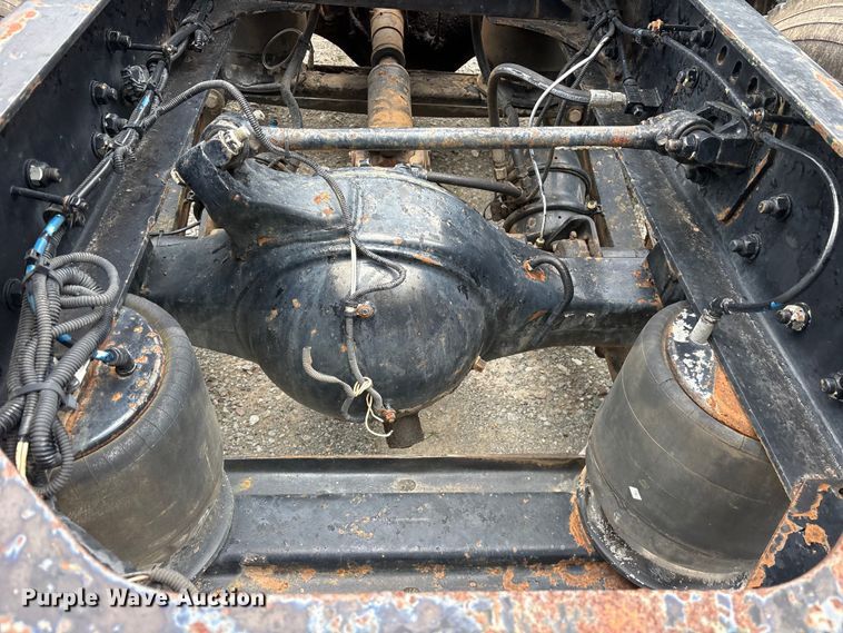 image for item ET2214 2014 Western Star 4900 semi truck