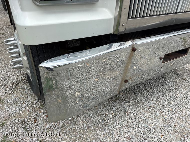 image for item ET2214 2014 Western Star 4900 semi truck