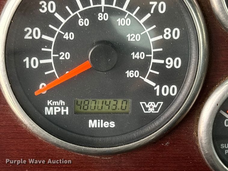 image for item ET2214 2014 Western Star 4900 semi truck