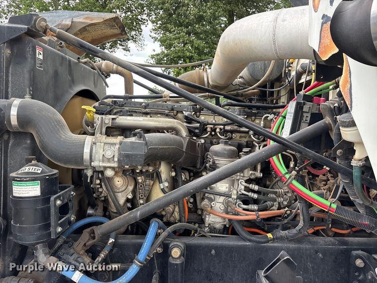 image for item ET2214 2014 Western Star 4900 semi truck