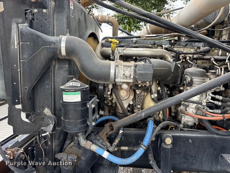 image for item ET2214 2014 Western Star 4900 semi truck