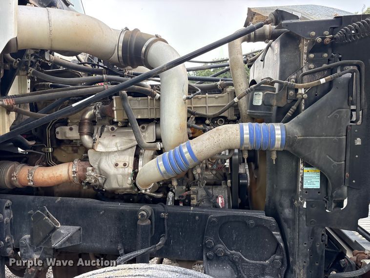 image for item ET2214 2014 Western Star 4900 semi truck