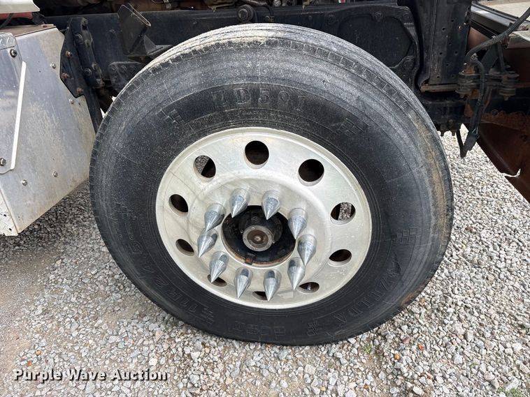 image for item ET2214 2014 Western Star 4900 semi truck