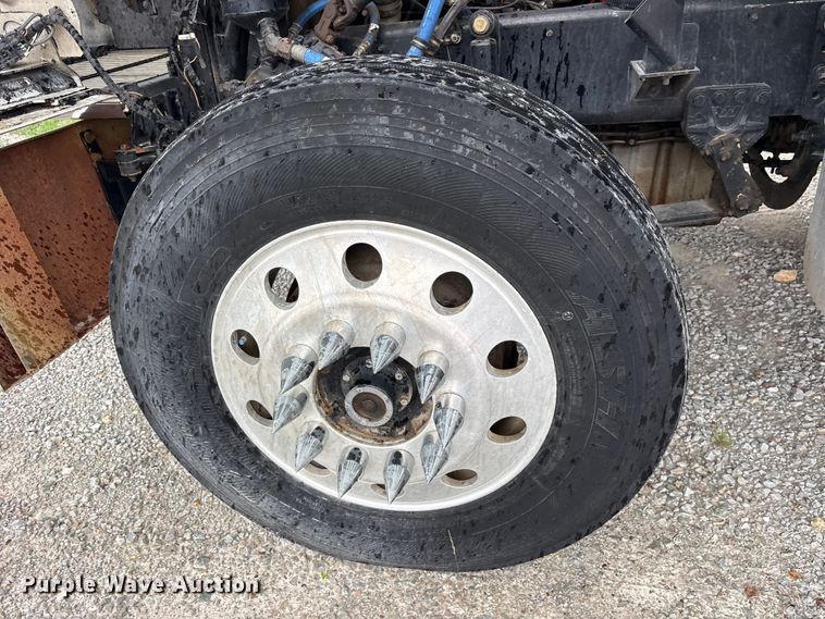 image for item ET2214 2014 Western Star 4900 semi truck