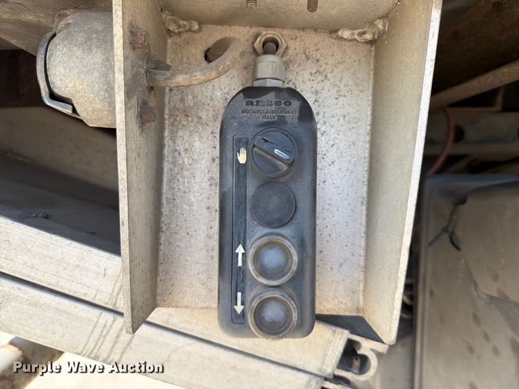 image for item ET6256 2002 Utility Trailer Manufacturer Utility Trailer Manufacturer dry van trailer