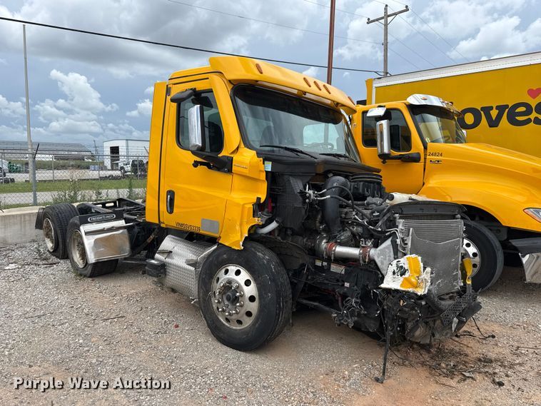 image for item ET6294 2025 Freightliner Cascadia 126 truck cab and chassis