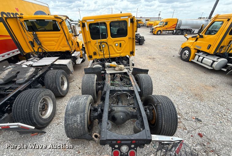 image for item ET6294 2025 Freightliner Cascadia 126 truck cab and chassis
