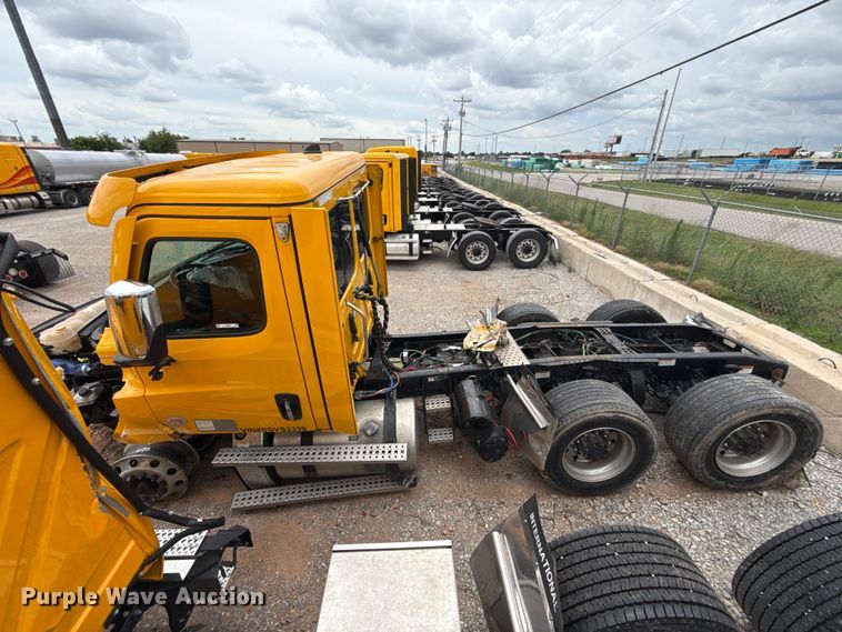 image for item ET6294 2025 Freightliner Cascadia 126 truck cab and chassis