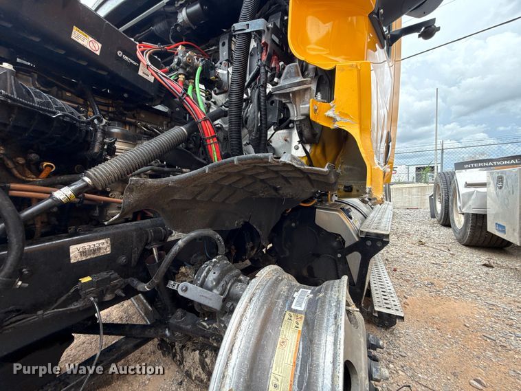 image for item ET6294 2025 Freightliner Cascadia 126 truck cab and chassis