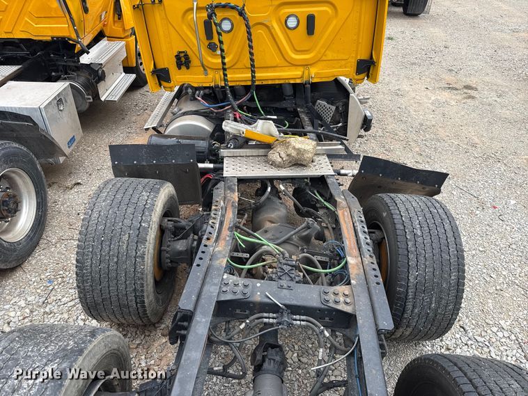 image for item ET6294 2025 Freightliner Cascadia 126 truck cab and chassis