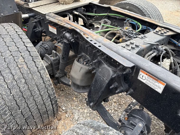 image for item ET6294 2025 Freightliner Cascadia 126 truck cab and chassis