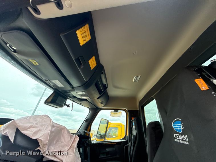 image for item ET6294 2025 Freightliner Cascadia 126 truck cab and chassis