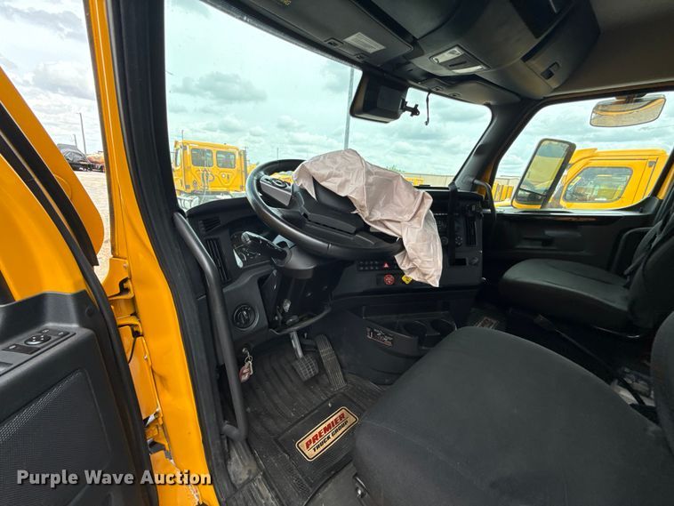 image for item ET6294 2025 Freightliner Cascadia 126 truck cab and chassis