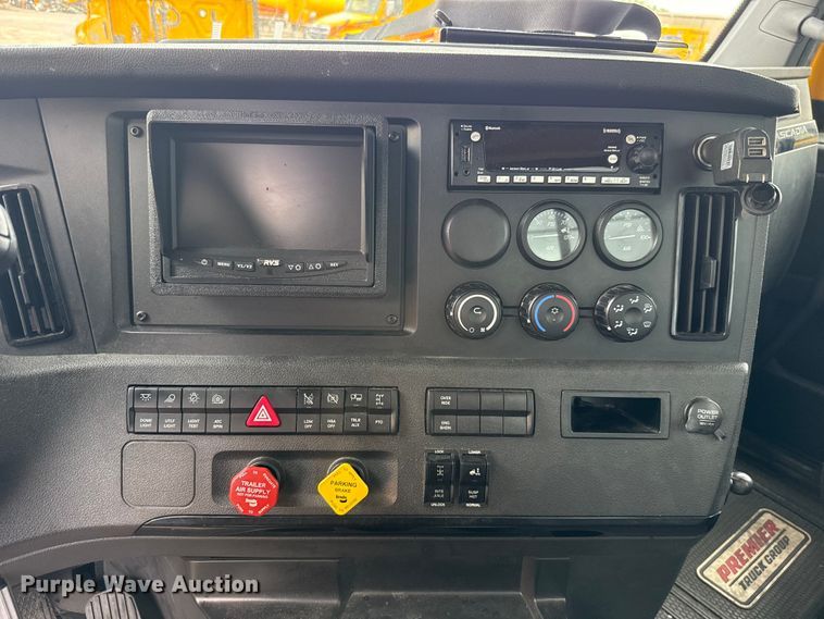 image for item ET6294 2025 Freightliner Cascadia 126 truck cab and chassis