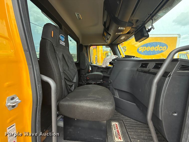 image for item ET6294 2025 Freightliner Cascadia 126 truck cab and chassis