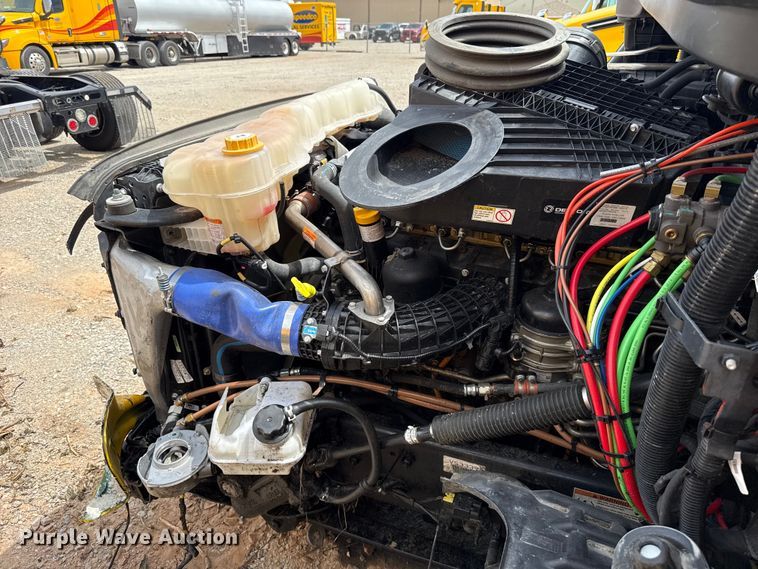 image for item ET6294 2025 Freightliner Cascadia 126 truck cab and chassis