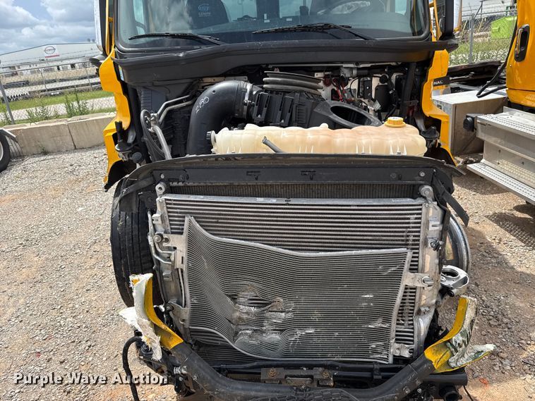 image for item ET6294 2025 Freightliner Cascadia 126 truck cab and chassis