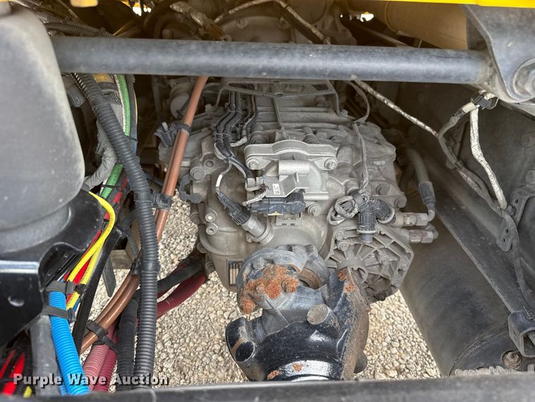image for item ET6295 2022 Freightliner Cascadia 126 semi truck