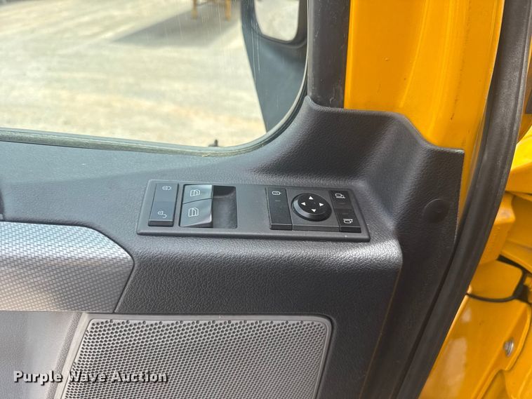 image for item ET6295 2022 Freightliner Cascadia 126 semi truck